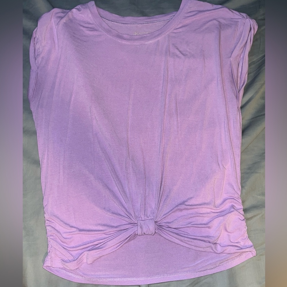 NO BOUNDARIES LAVENDER SCRUNCHED FITNESS TOP